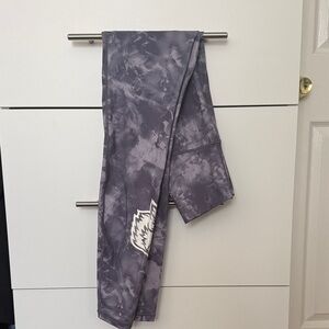 Darc Sport Gray Tie-Dye Leggings with White Graphic